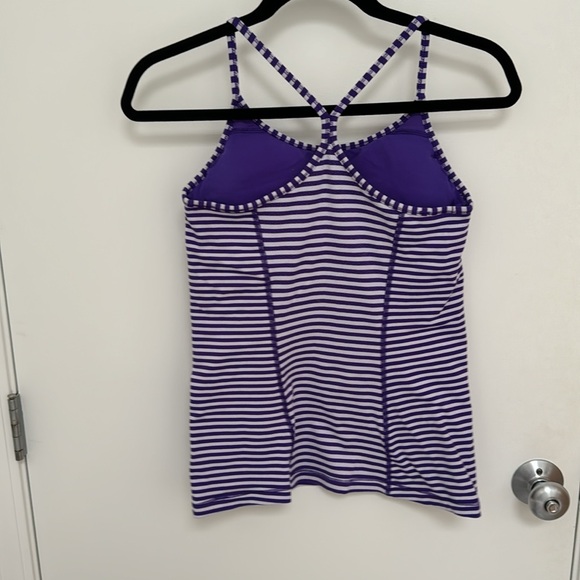 Nike athletic top - Picture 2 of 2